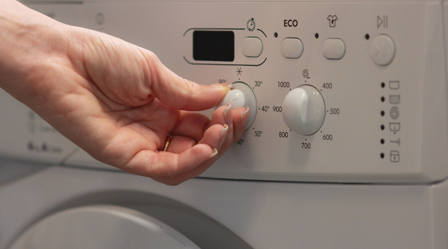 Changing the temperature in a washing machine